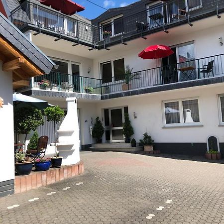 Wein und Gästehaus Hüls Kröv Exterior foto